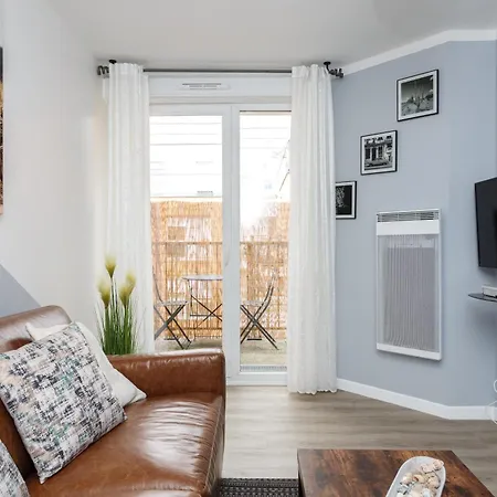 Apartment Confortable Proche De Paris - Balcon - Parking & Wifi